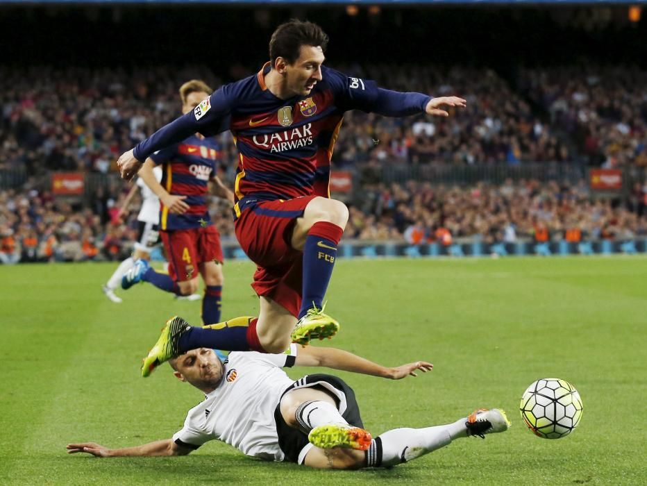 Imágenes del partido entre Barcelona y Valencia.