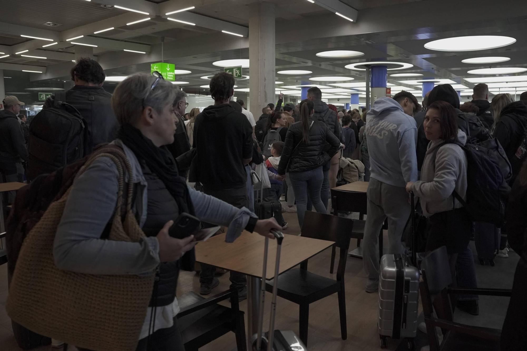 Nuevas retenciones en el control de seguridad del aeropuerto de Palma