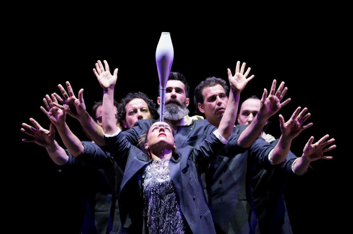 La compañía gallega Pistacatro, ganadora del Premio Nacional de Circo 2025, representará en Alcúdia su espectáculo ‘Orquesta de malabares’