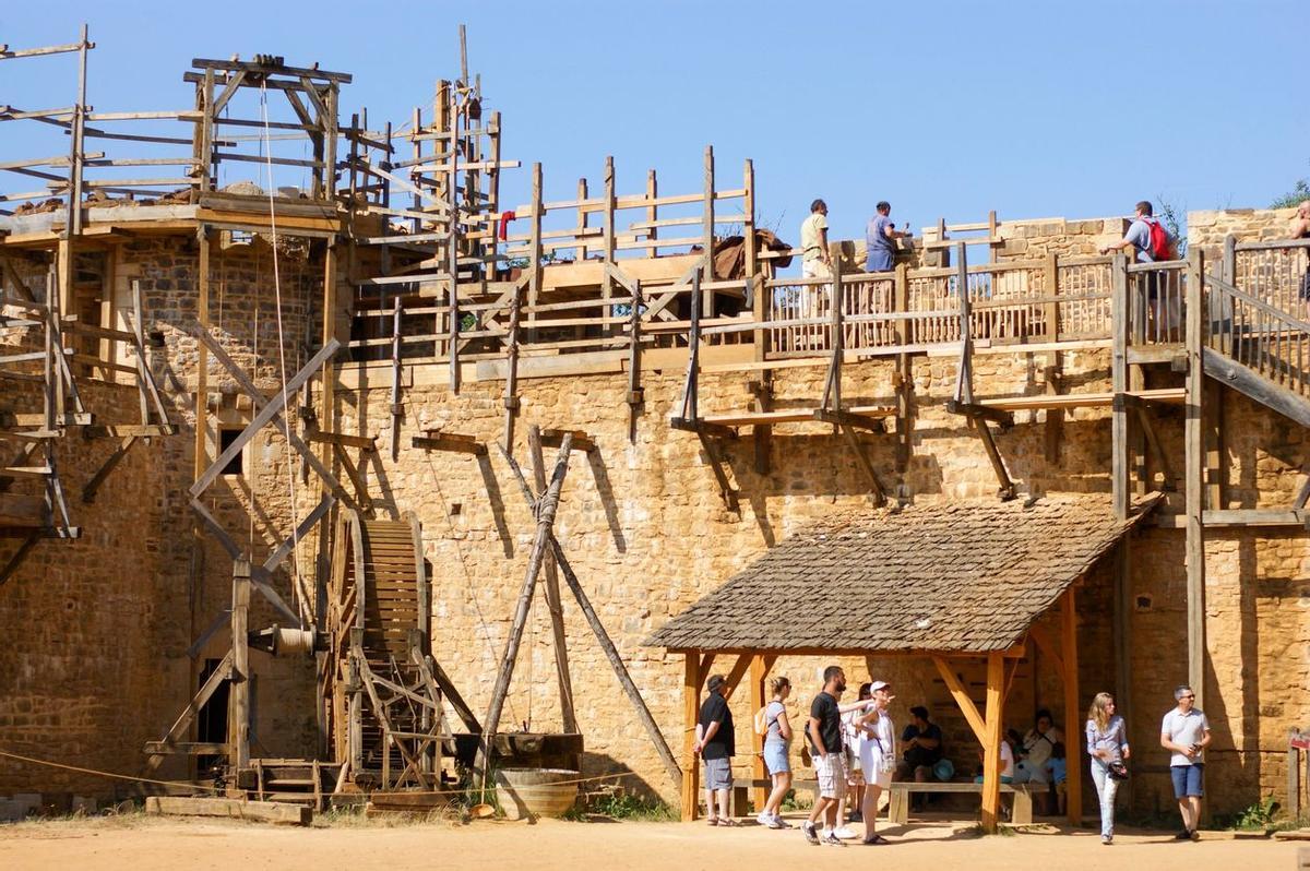 Castillo de Guédelon Francia 25 años construyendo un castillo medieval