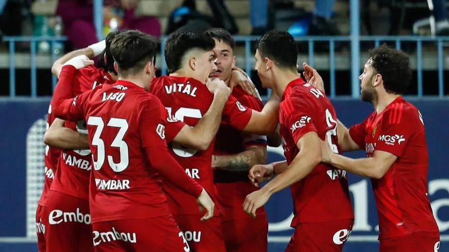 El Real Zaragoza de Ramírez firma un partidazo y remonta con merecimiento en Málaga (1-2)
