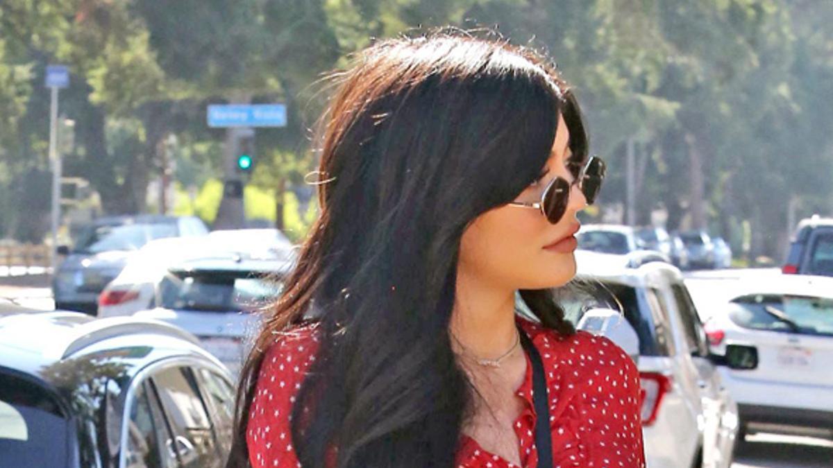 Kylie Jenner y el vestido de la doble polémica