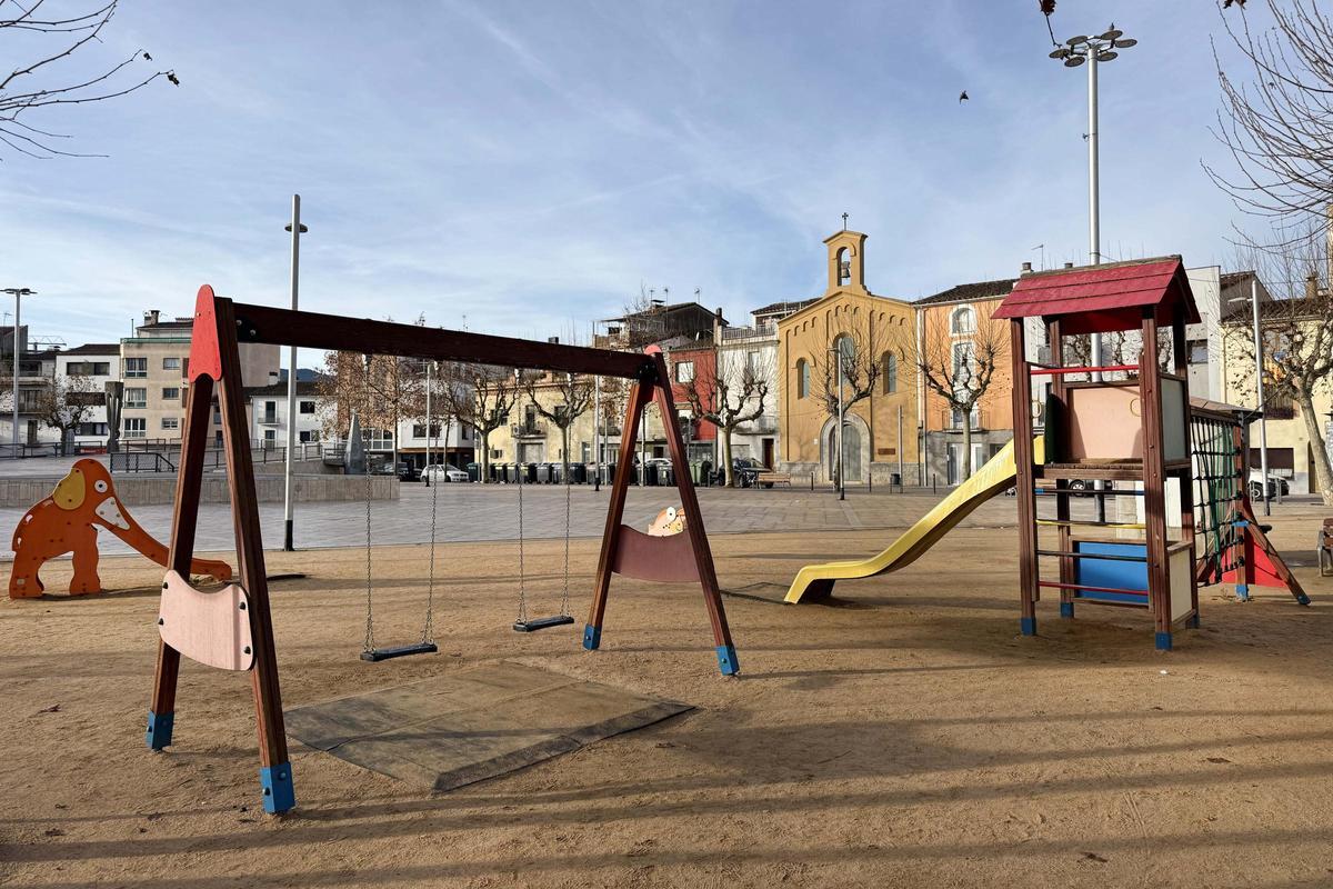 El parc infantil de la plaça de les Rodes.