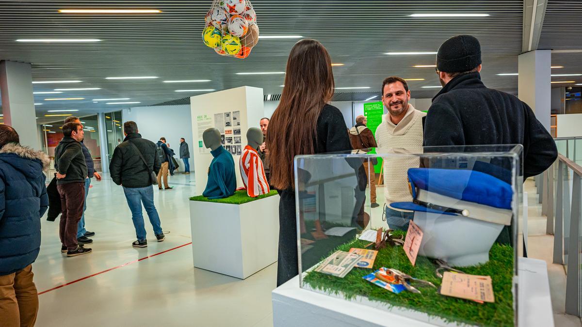 Inauguración de la exposición 'Zaragoza, el fútbol en e_volución' en Etopía