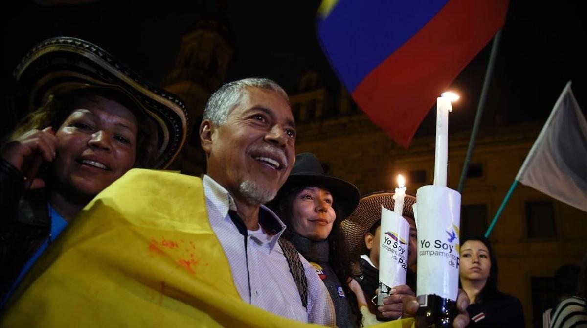 zentauroepp36265856 people celebrate on bogota s main square  november 12  2016 161113094447