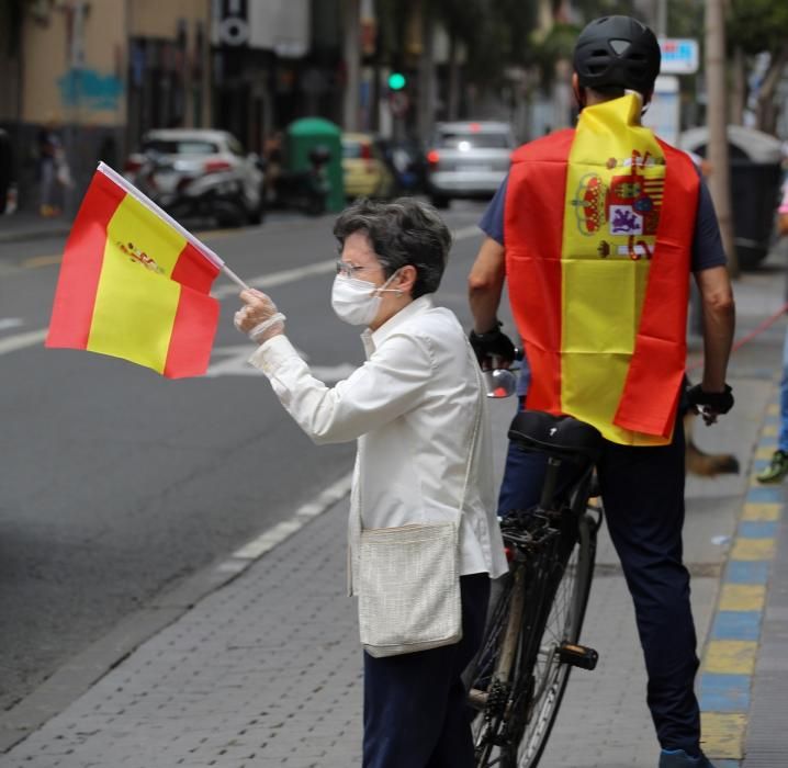 Manifestación organizad por VOX contra el Gobierno