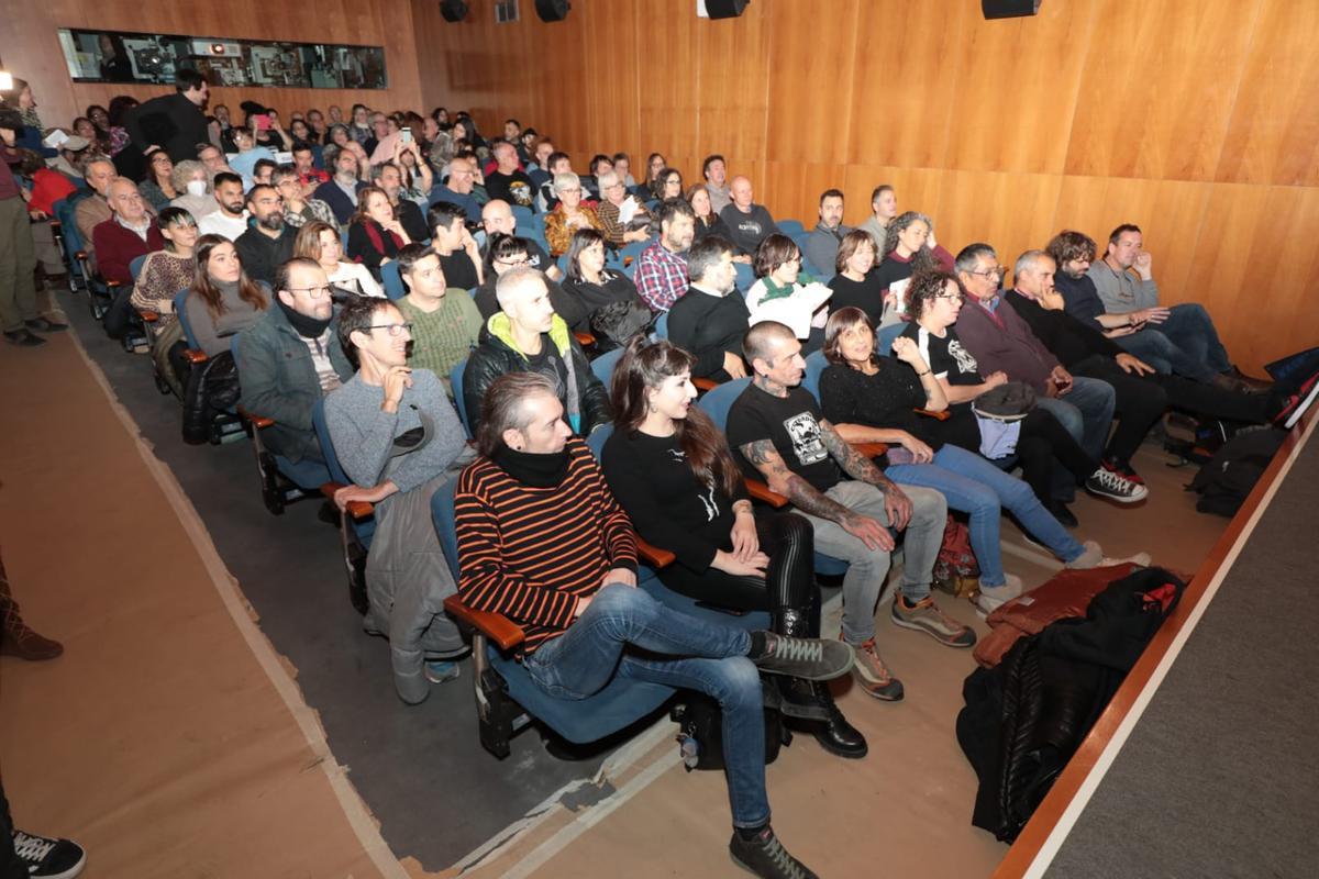 Presentación en la Filmoteca de Zaragoza del documental de Manolo Kabezabolo