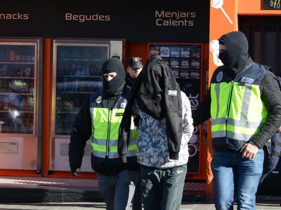 Detencions a Figueres per pertinença a Daesh