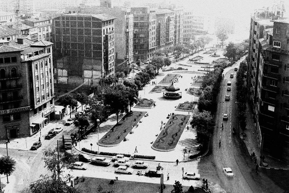 El paseo Constitución, en 1974, con solares todavía sin urbanizar.