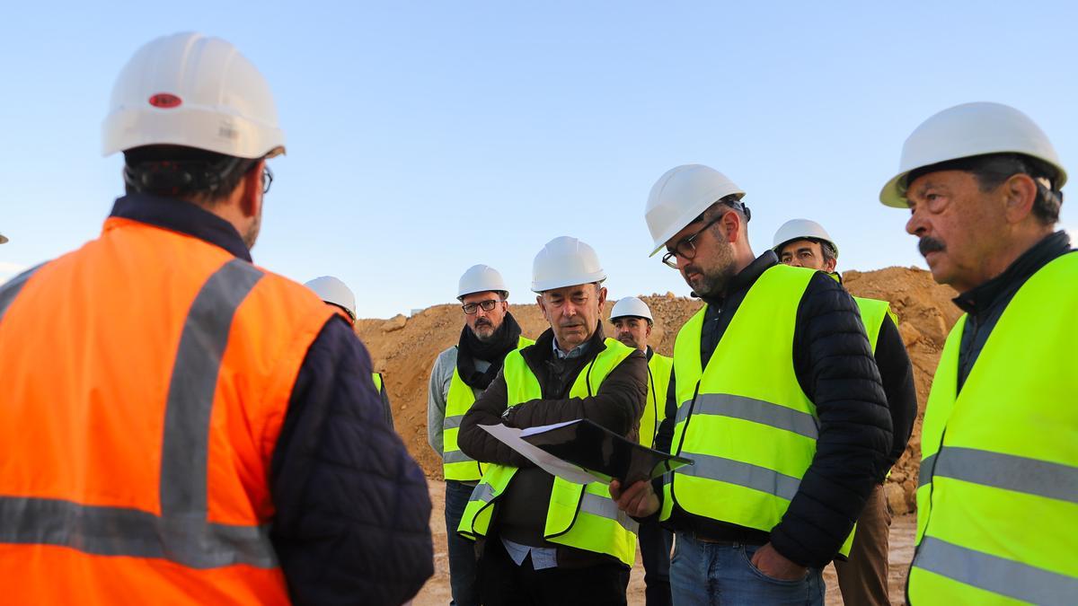 Visita a la futura planta