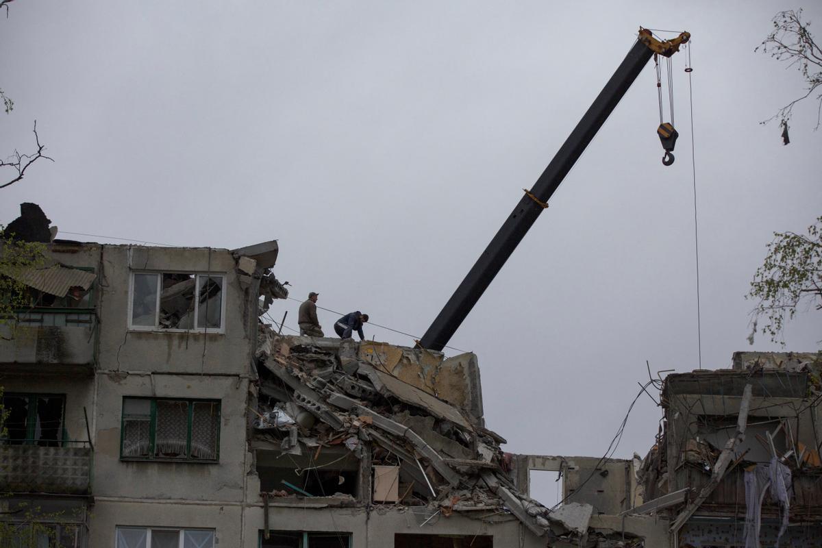 Nueve muertos y más de 20 heridos tras un bombardeo ruso en Sloviansk, en Donetsk.