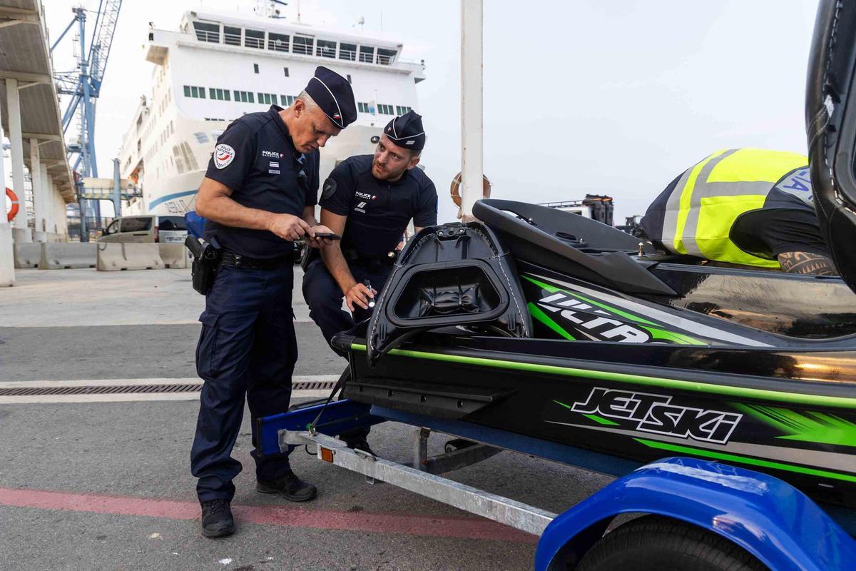 España y Francia colaboran para frenar el tráfico de vehículos robados en ferrys hacia Argelia desde Alicante España y Francia colaboran para frenar el tráfico de vehículos robados en ferrys hacia Argelia desde Alicante
