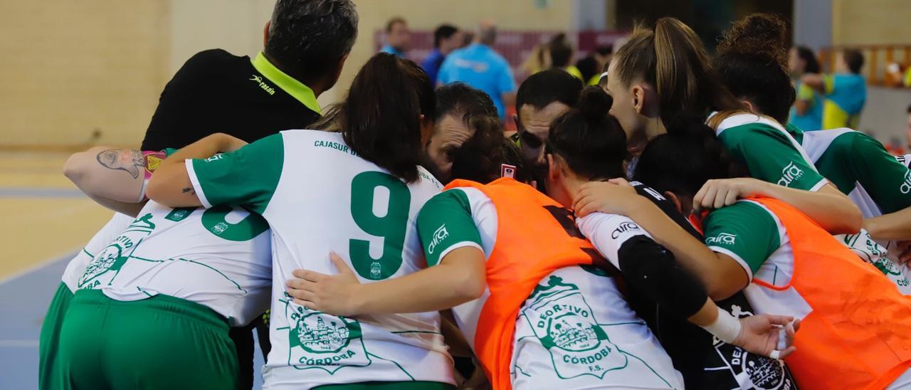 Jugadoras del Deportivo Córdoba, que inicia la Segunda División femenina de fútbol sala.