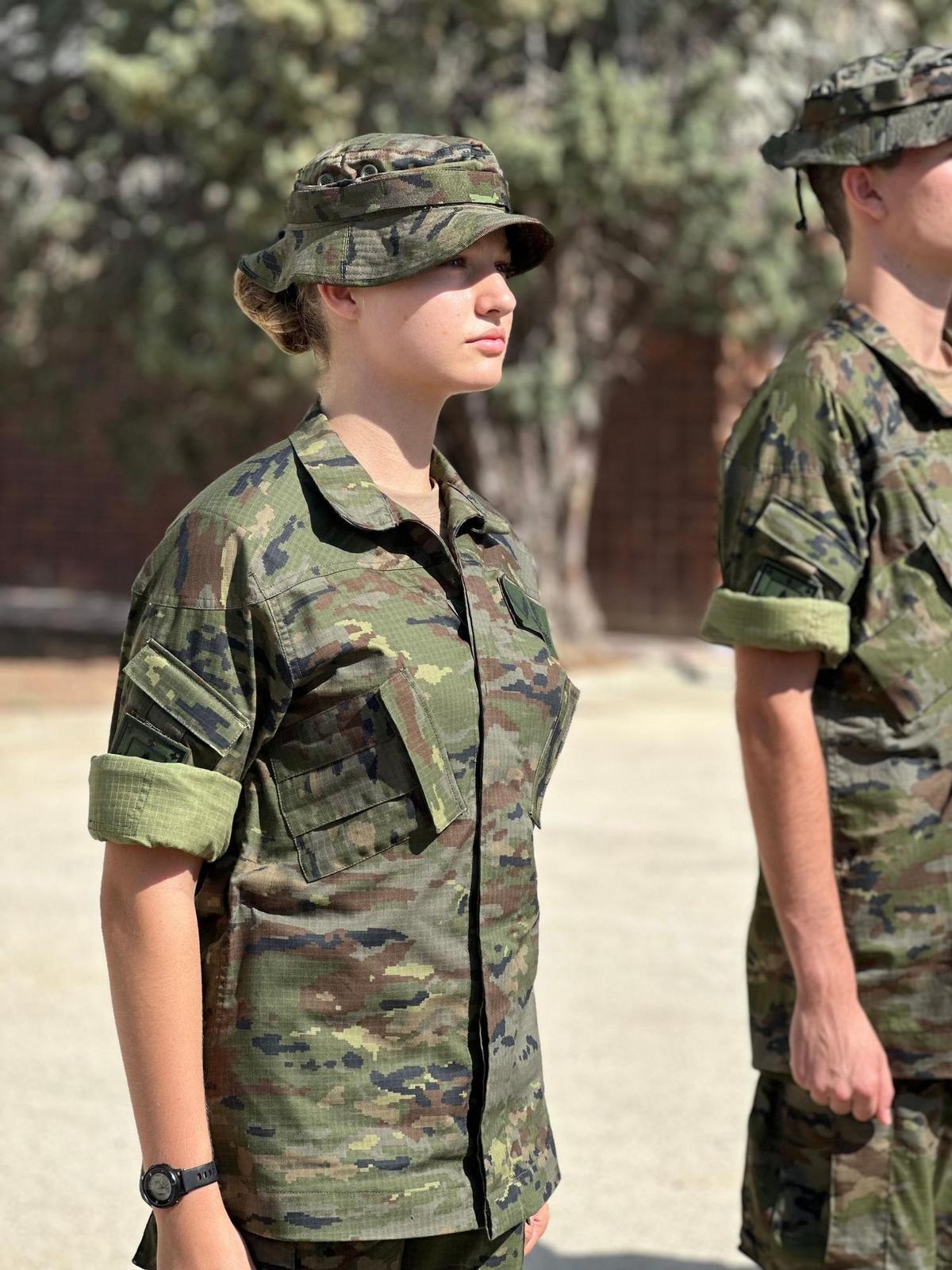 Las primeras imágenes de la princesa Leonor con el uniforme en la Academia General Militar de Zaragoza