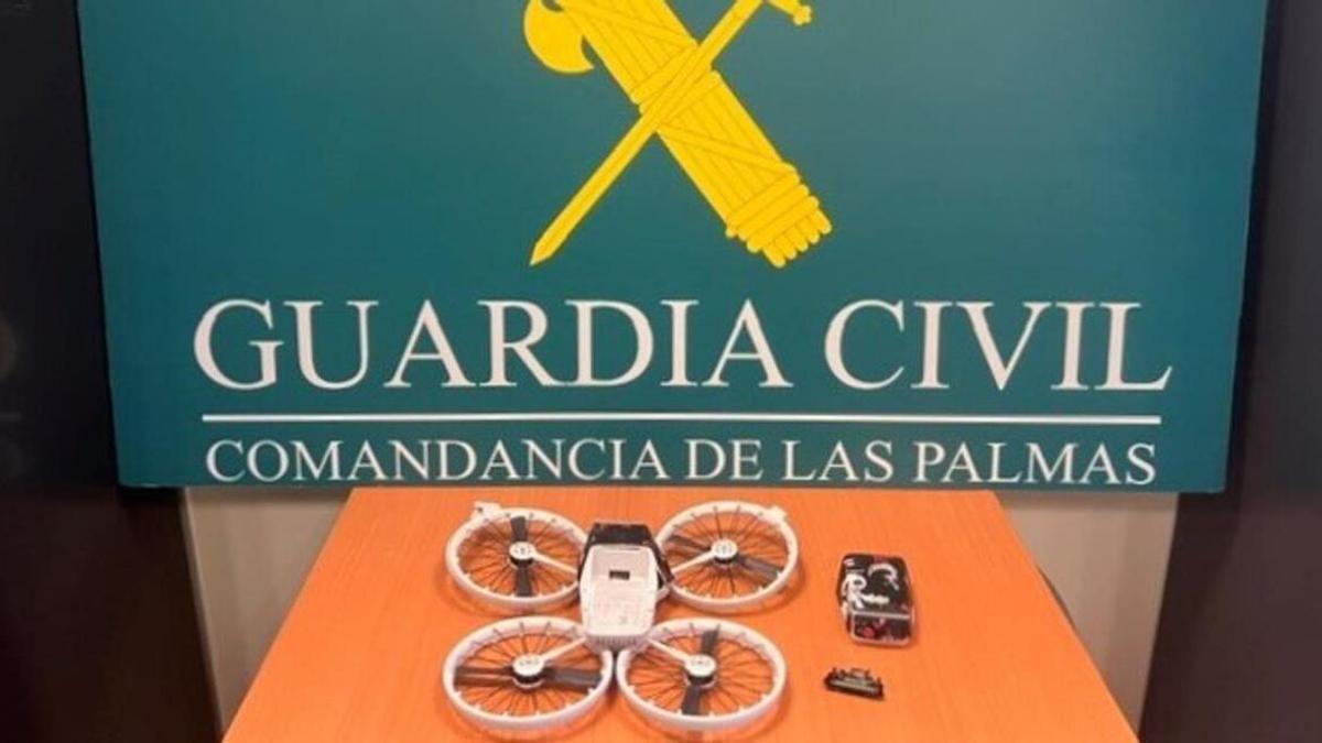 Dron interceptado por la Guardia Civil en el aeropuerto de Gran Canaria