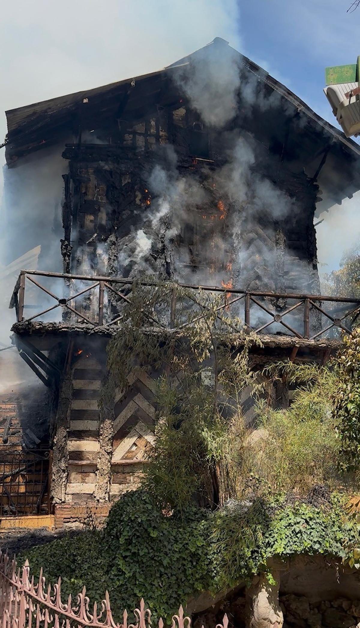 El incendio de la Casa del Corcho de Toledo, en imágenes El incendio de la Casa del Corcho de Toledo, en imágenes