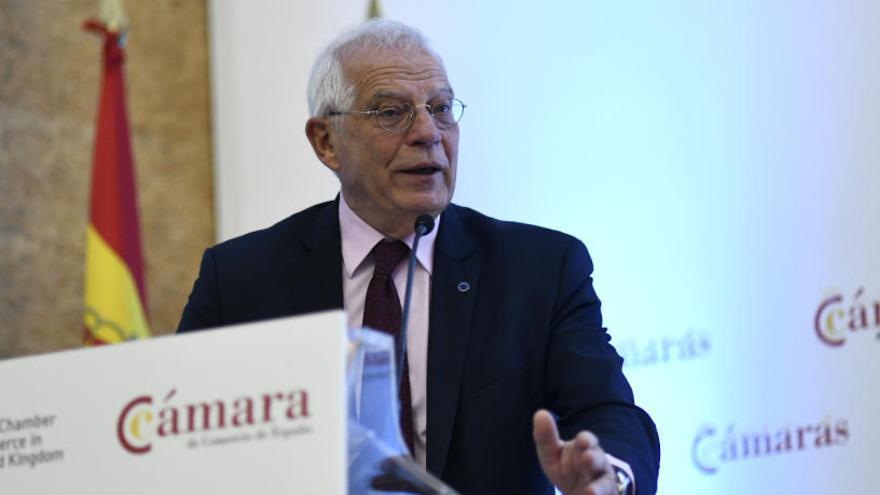 El ministro Borrell, durante una conferencia.