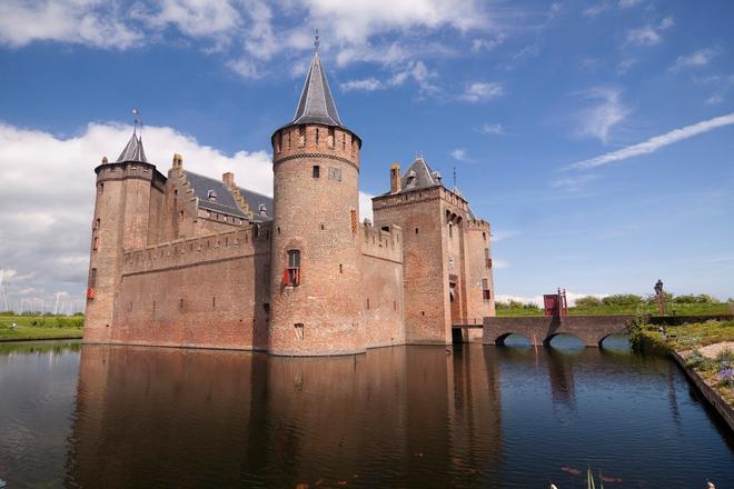 El Castillo de Muiderslot, Países Bajos, Castillos encantados