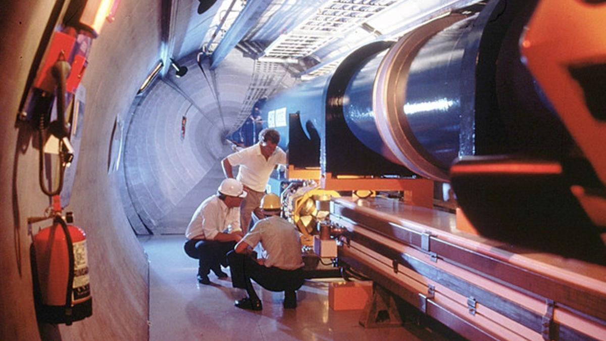CERN colisionador de partículas de Suiza.