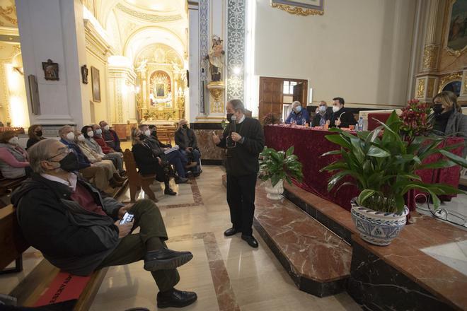 Canet halla grafitis del siglo XVIII y restos romanos al hacer catas en su iglesia.