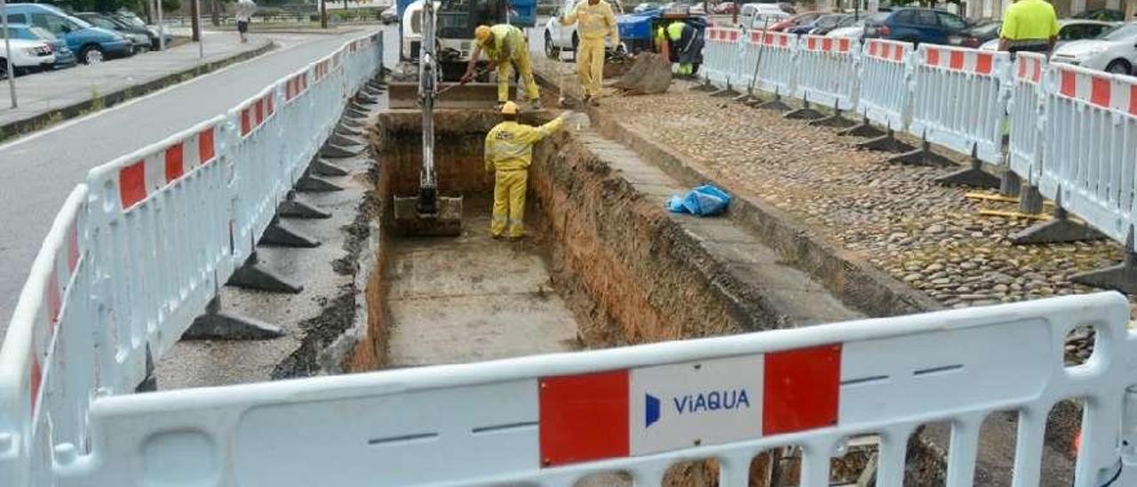 Obras de Viaqua en As Corbaceiras. // FdV