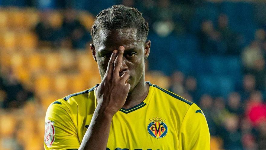 El delantero camerunés del Villarreal B, Etta Eyong, celebra uno de los siete goles que ha marcado hasta la fecha.