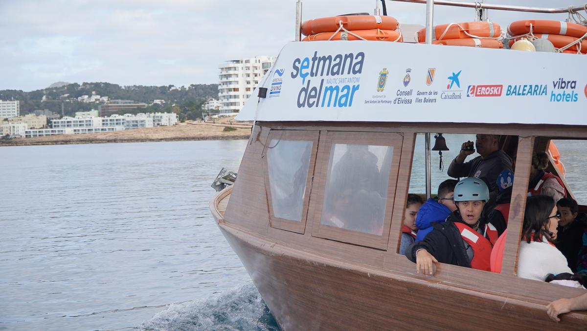 Jornada inclusiva para alumnos de Apneef en el Club Nàutic Sant Antoni