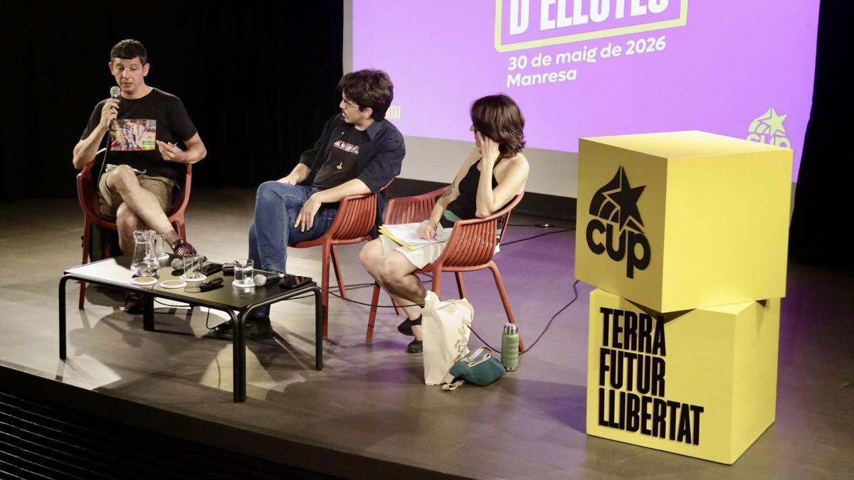 Una de les taules de debat i formació de la trobada municipalista de la CUP a Manresa.