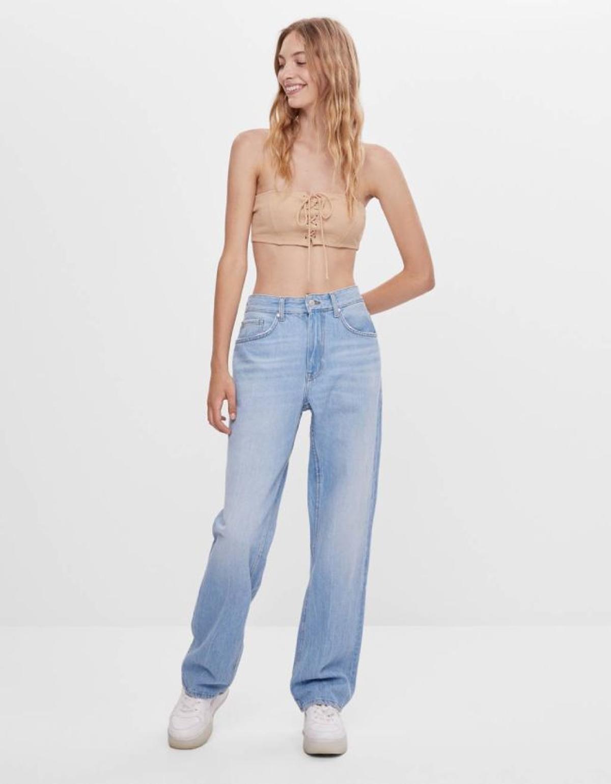 Jeans Straight 90's de Bershka (25,99€)