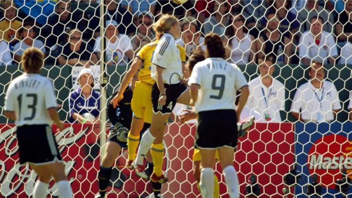 Nia Kuenzer marcó el gol de oro que dio el título a Alemania.