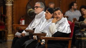 J.A. Bayona, Cabellut, Espert y Plensa, investidos doctores honoris causa por la UB