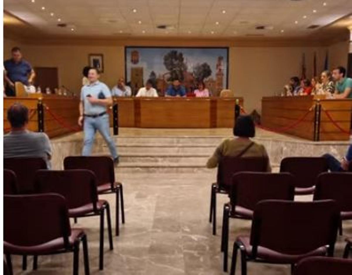 ALBAL| PSPV y Compromís abandonan el pleno extraordinario de Albal