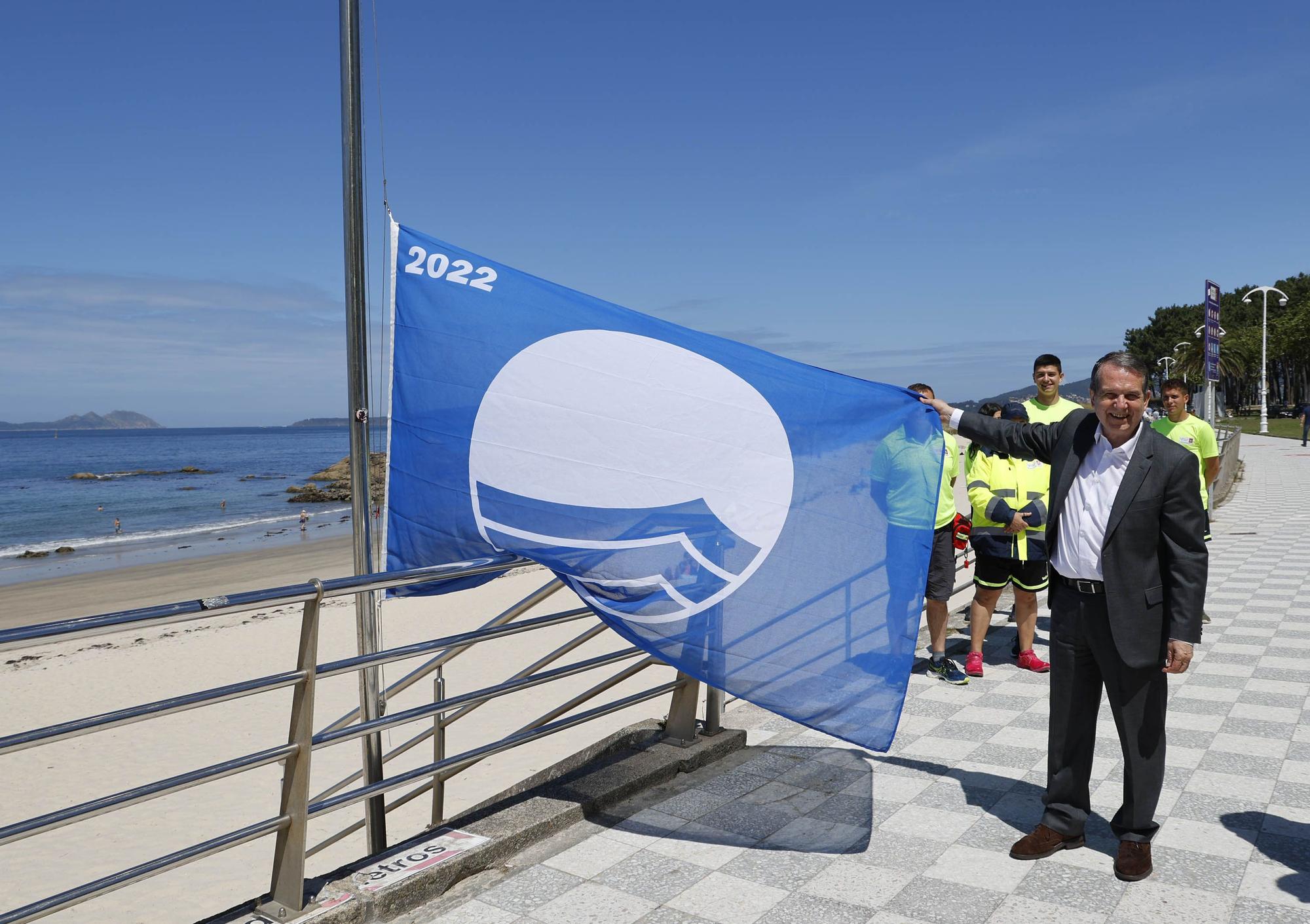 Las once banderas azules de Vigo ya ondean en las playas