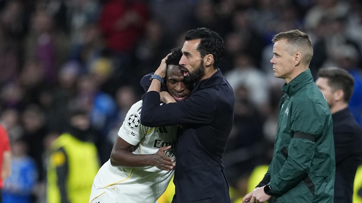 Arbeloa responde a Mbappé tras asegurar que es el cuarto delantero: "Ya me gustaría tener cuatro delanteros"