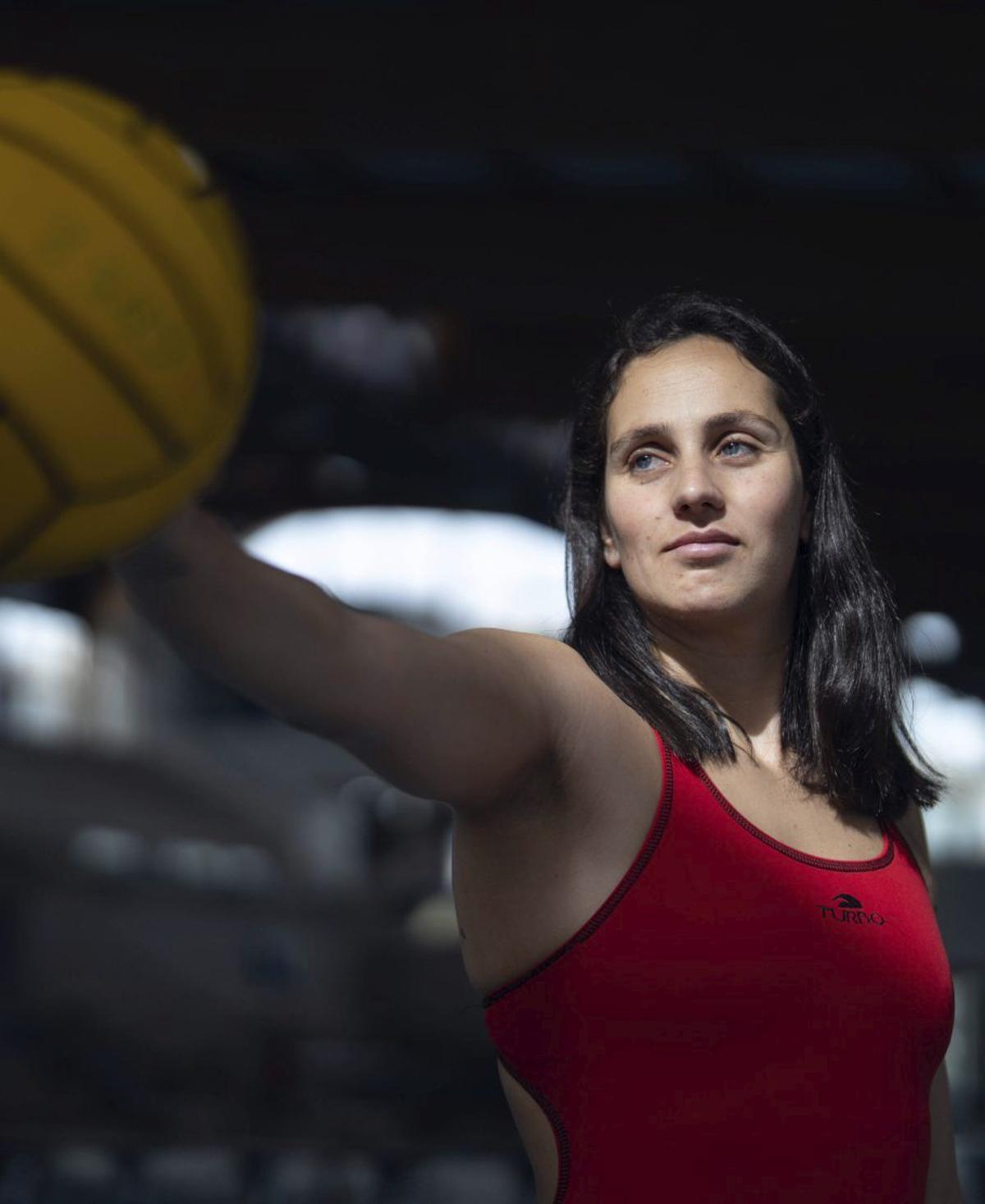 Judith Forca, primera waterpolista en actiu a ser mare: "Fins que jo no vaig donar a llum no hi havia normatives de baixes per maternitat"