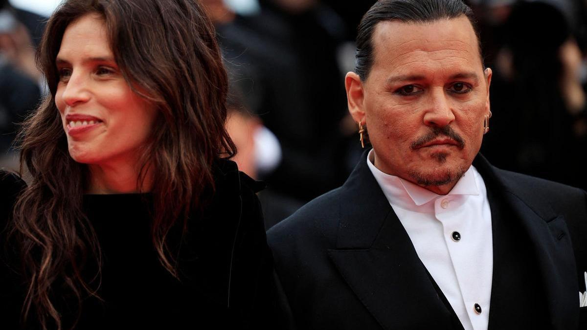 La directora y actriz Maïwenn Le Besco con Johnny Depp en el pasado Festival de Cannes.