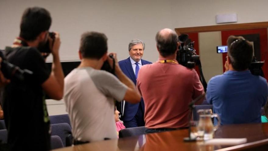 El Gobierno recurre las 35 horas semanales de los funcionarios andaluces
