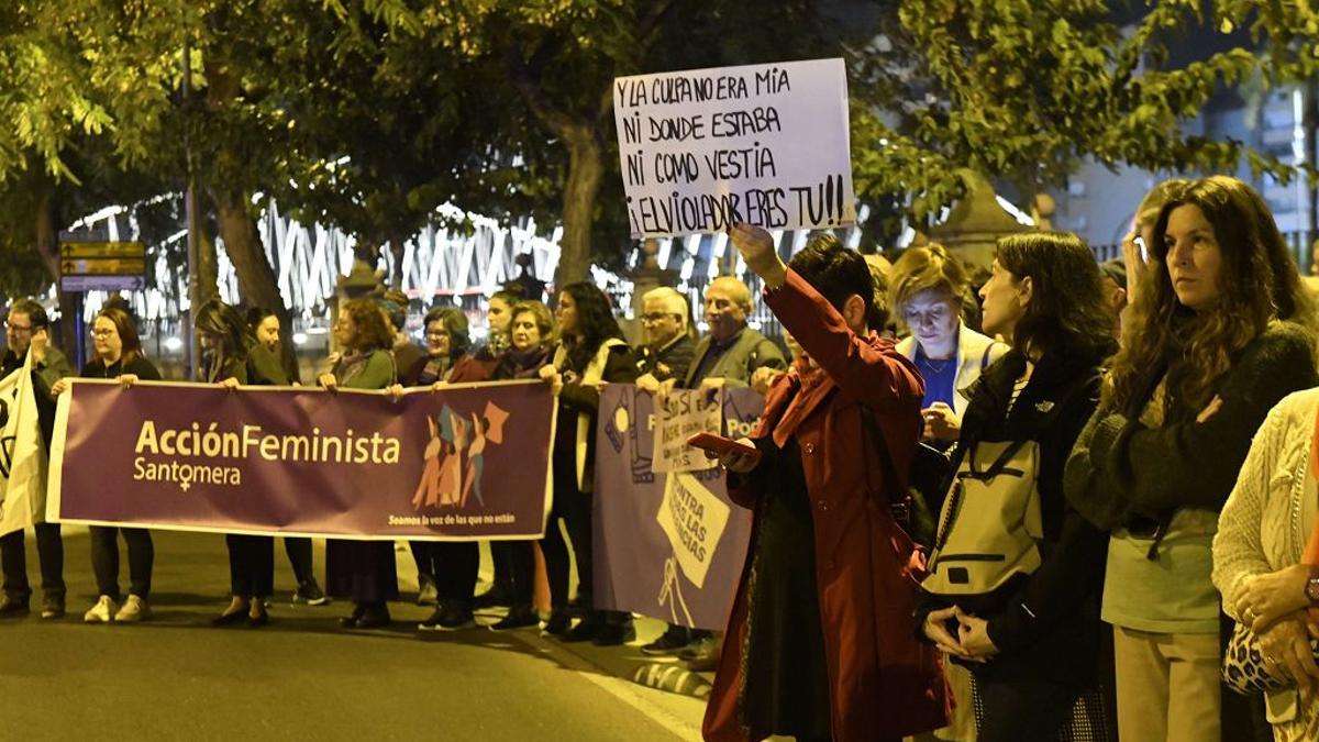 Las imágenes de la manifectación contra la violencia machista el 25N en Murcia