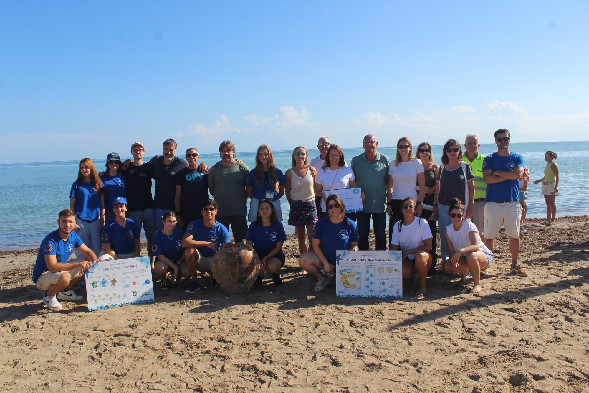 Una gran fiesta que conciencia: las tortugas vuelven al mar en Dénia