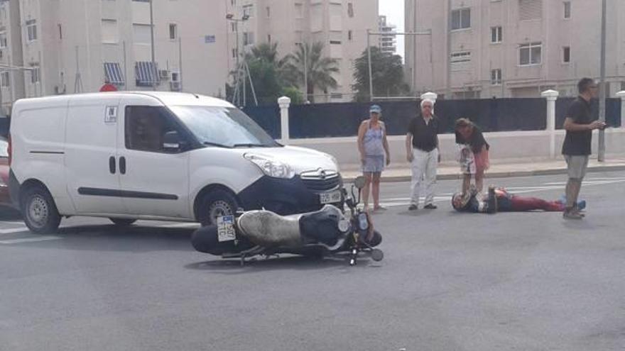 Un motorista herido en un accidente en Alicante