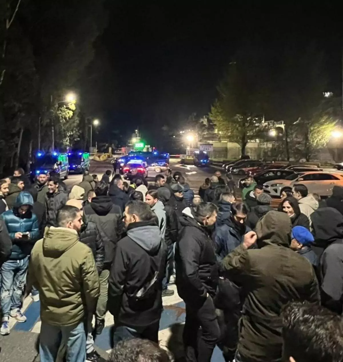 El primer día de huelga en Ence paraliza la factoría y la empresa dice que «perjudicará a todos»