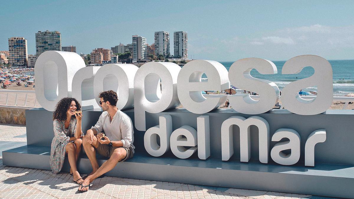 Numerosos distintivos como las banderas azules y la Q de calidad, entre otros, acreditan la excepcionalidad de sus playas.