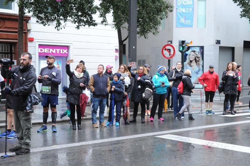 Ambiente y salida de la Maratón y Media Maratón de Murcia