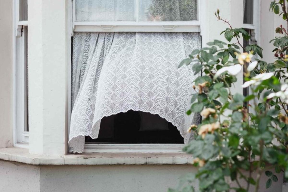 Si ventilas tu casa por la mañana en invierno, te equivocas: esta es la mejor hora para hacerlo.