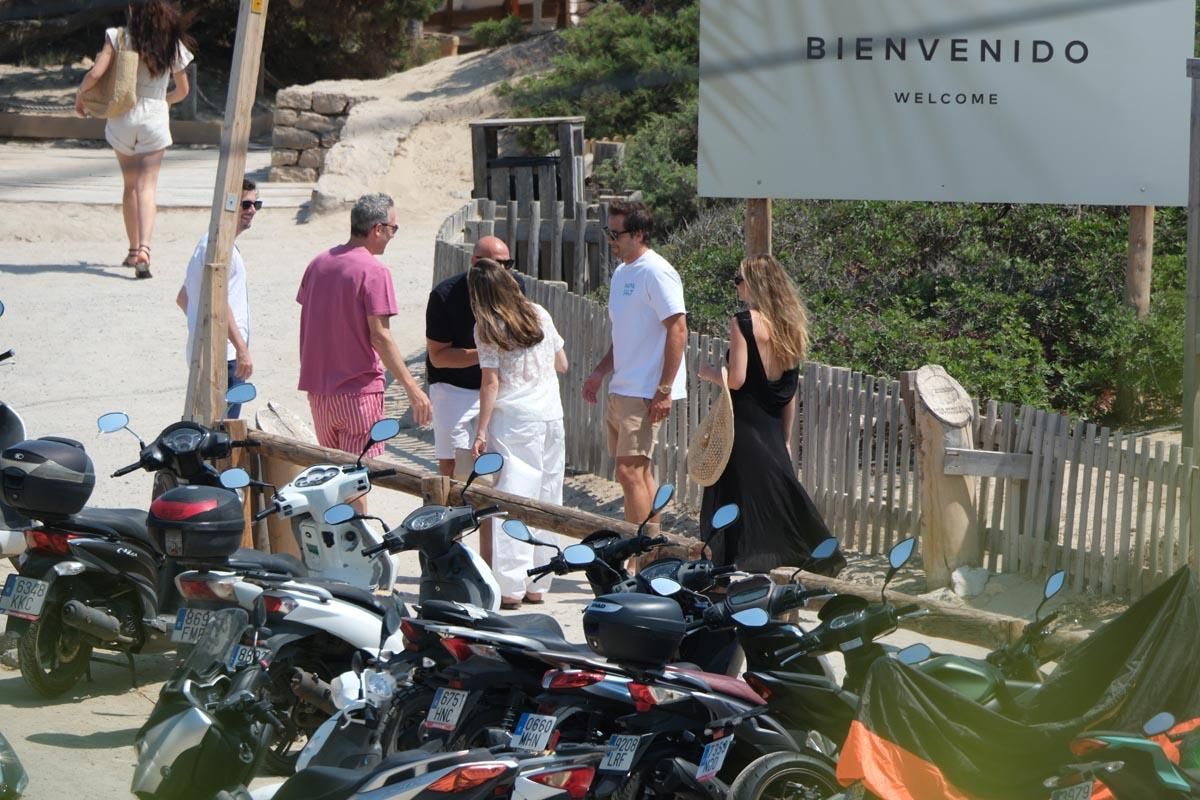 Todas las imágenes de las vacaciones de Margot Robbie en Ibiza