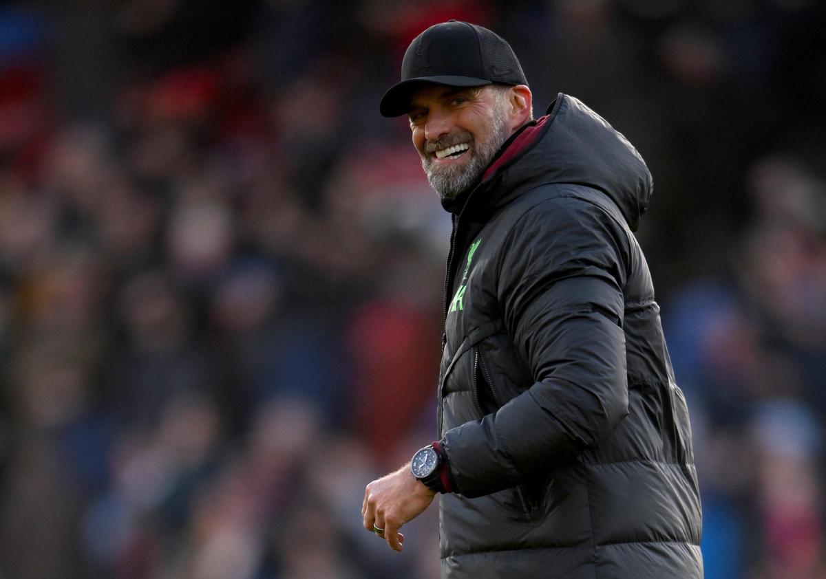 Klopp dirigiendo al Liverpool