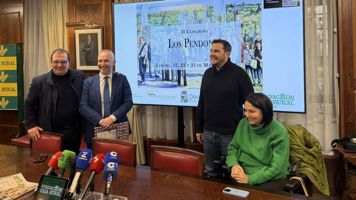 Narciso Prieto, Jorge Martínez Montero, Víctor López de la Parte y María Eugenia Cabezas, en la presentación del II Congreso de Pendones.