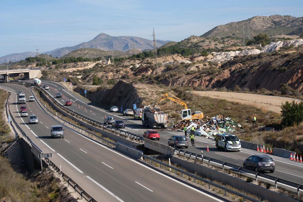 Un accidente en la A-31 colapsa la autovía en dirección Alicante-Madrid