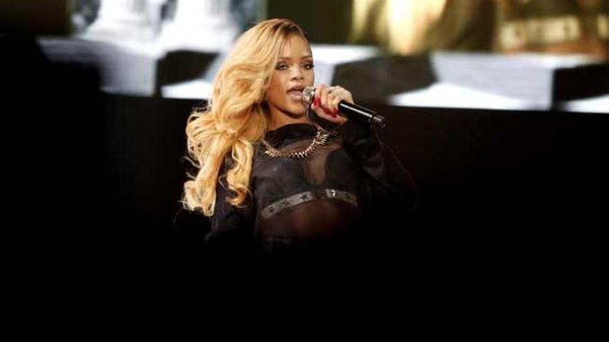 Rihanna, sobre el escenario.