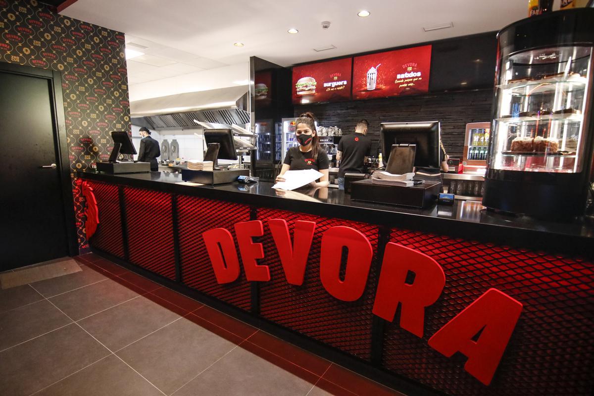 Devora Fast&amp;Good, así es la nueva hamburguesería de Cáceres